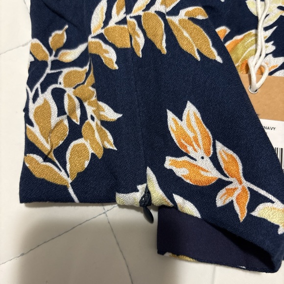 Seven Wonders Navy Floral Off-Shoulder Crop Top - Picture 3 of 3